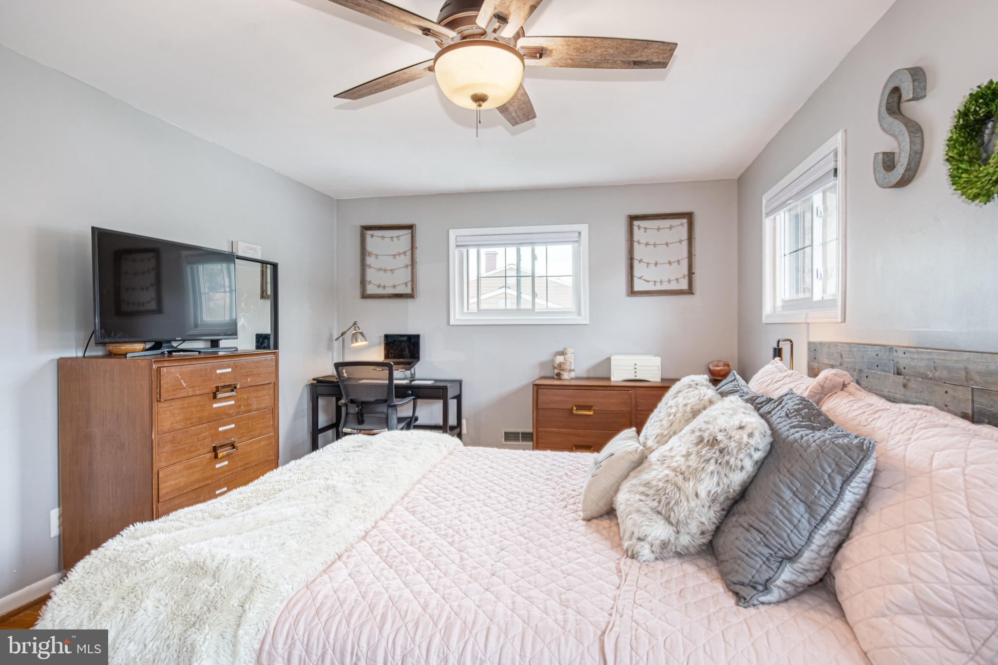 YORK MANOR - Residential