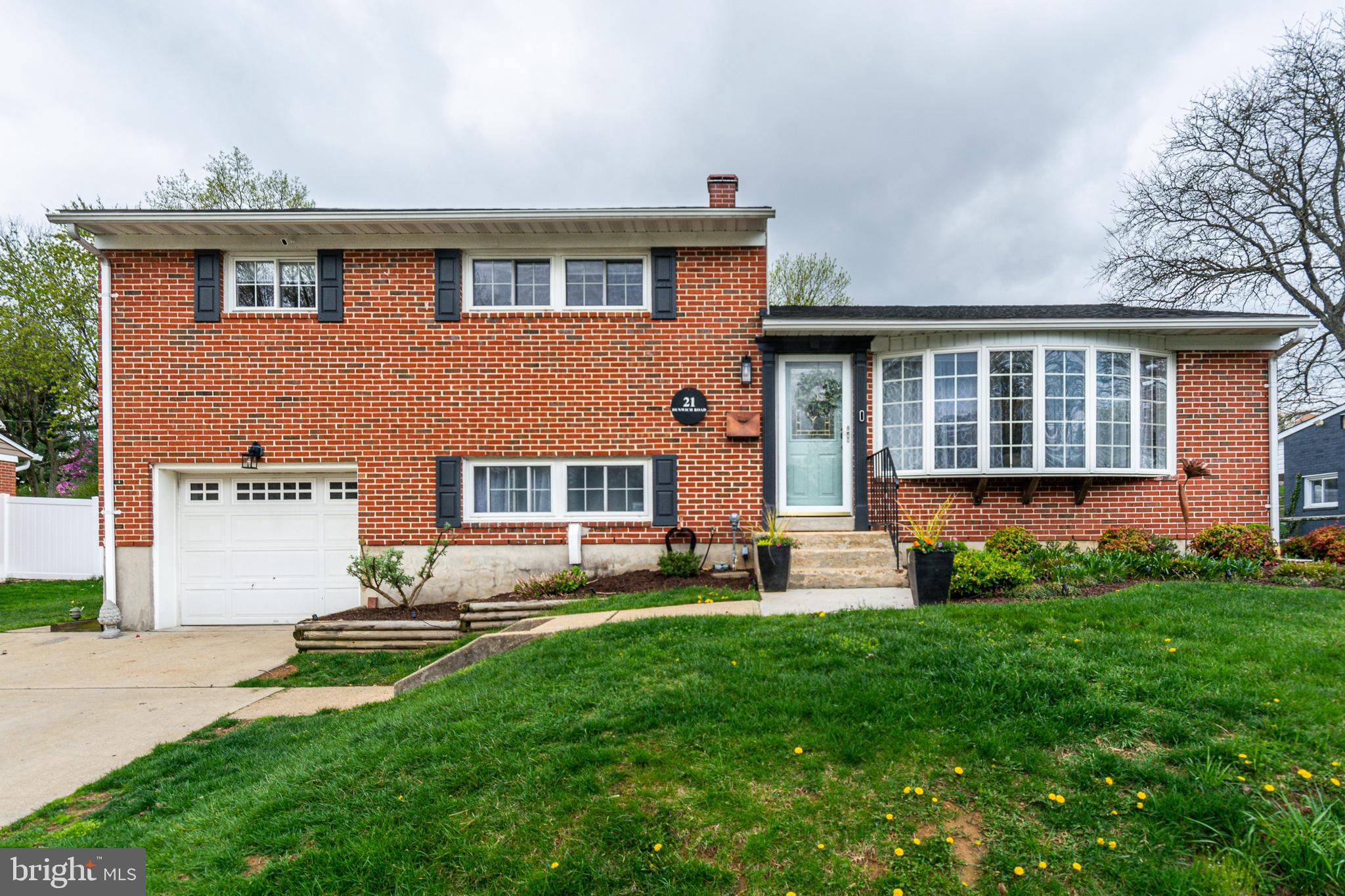 YORK MANOR - Residential