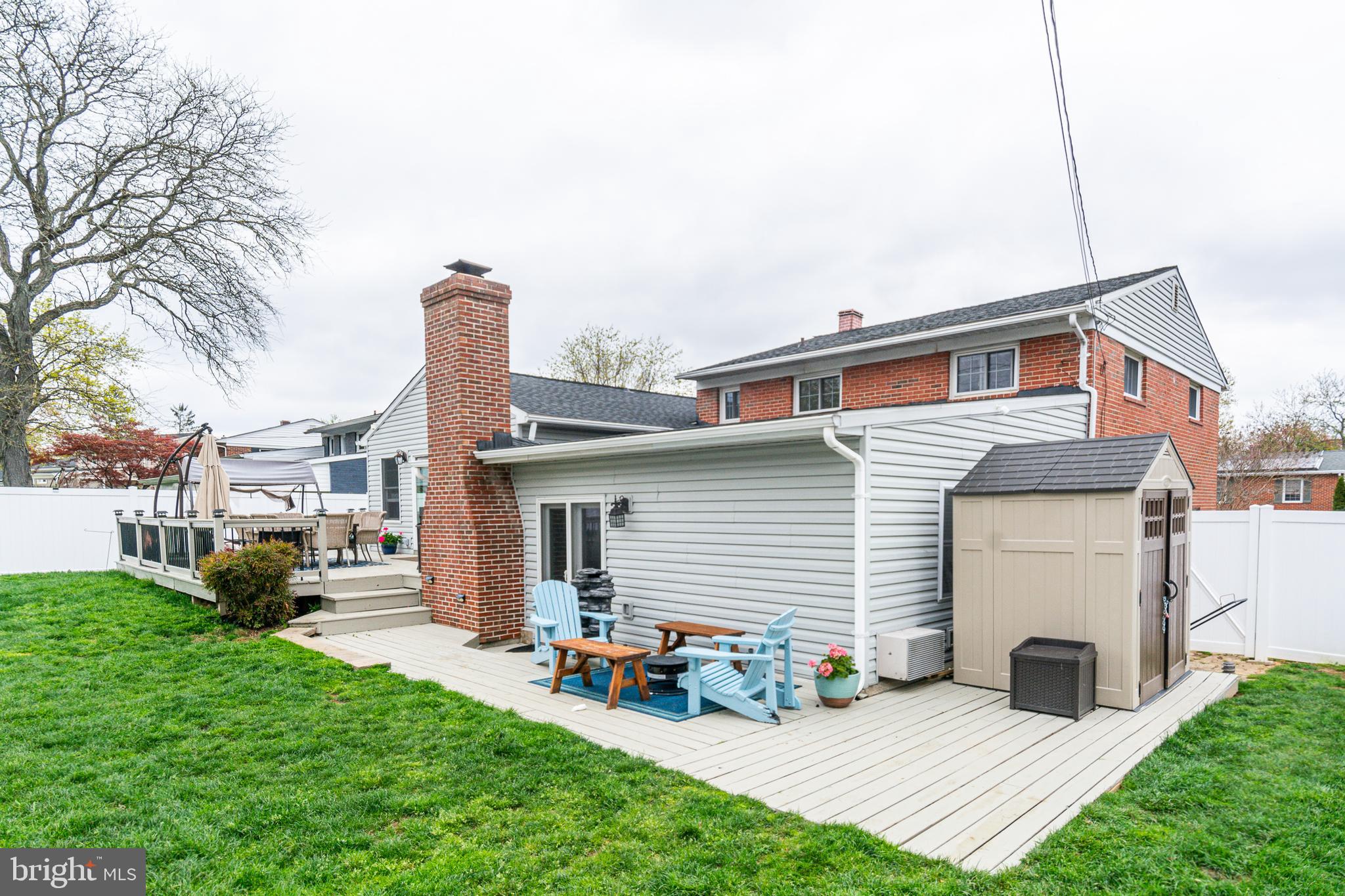 YORK MANOR - Residential