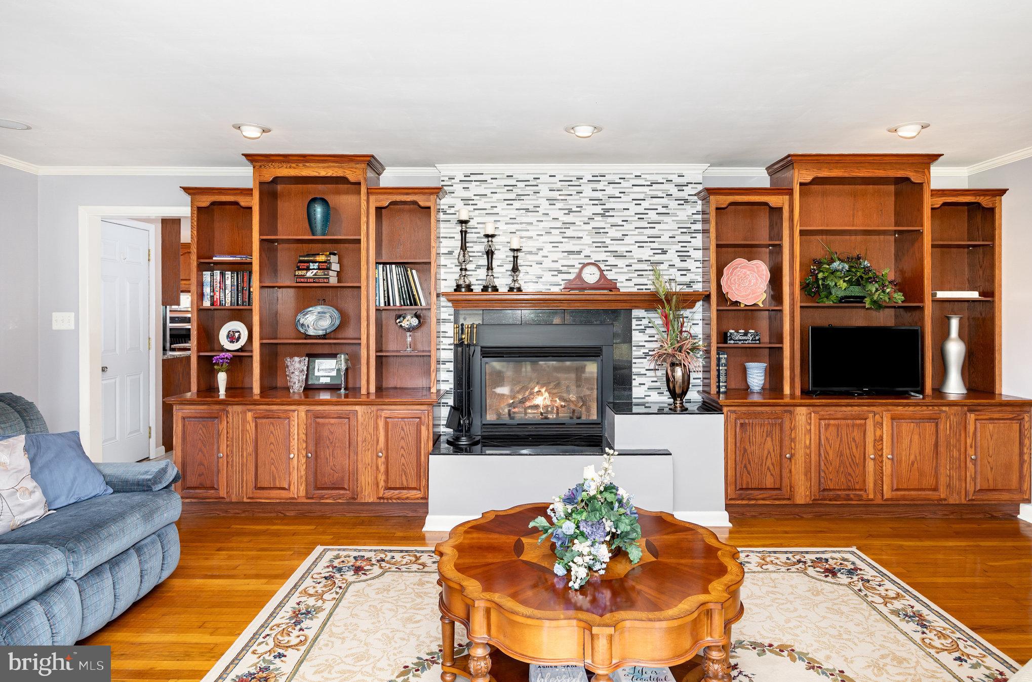 HUNTERS POINT - Residential