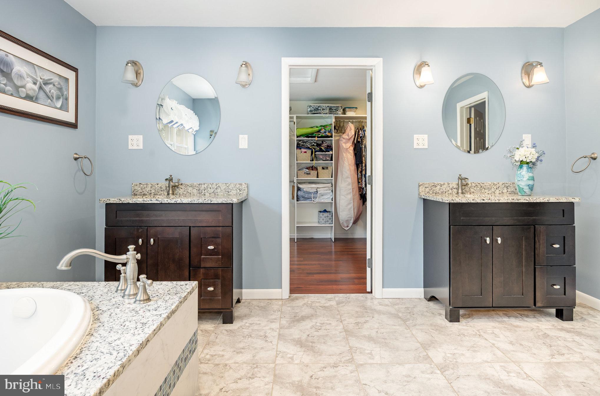 HUNTERS POINT - Residential