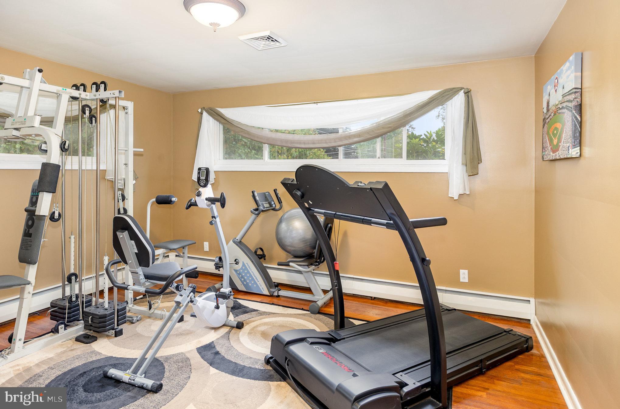 HUNTERS POINT - Residential