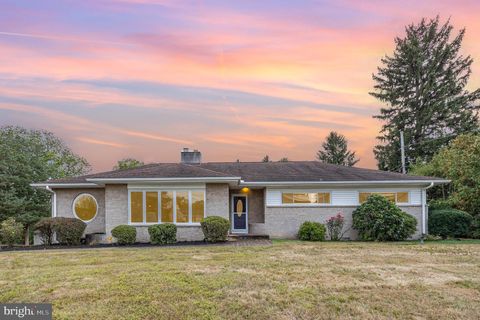 95 FOXCROFT DRIVE CAMP HILL PA 17011