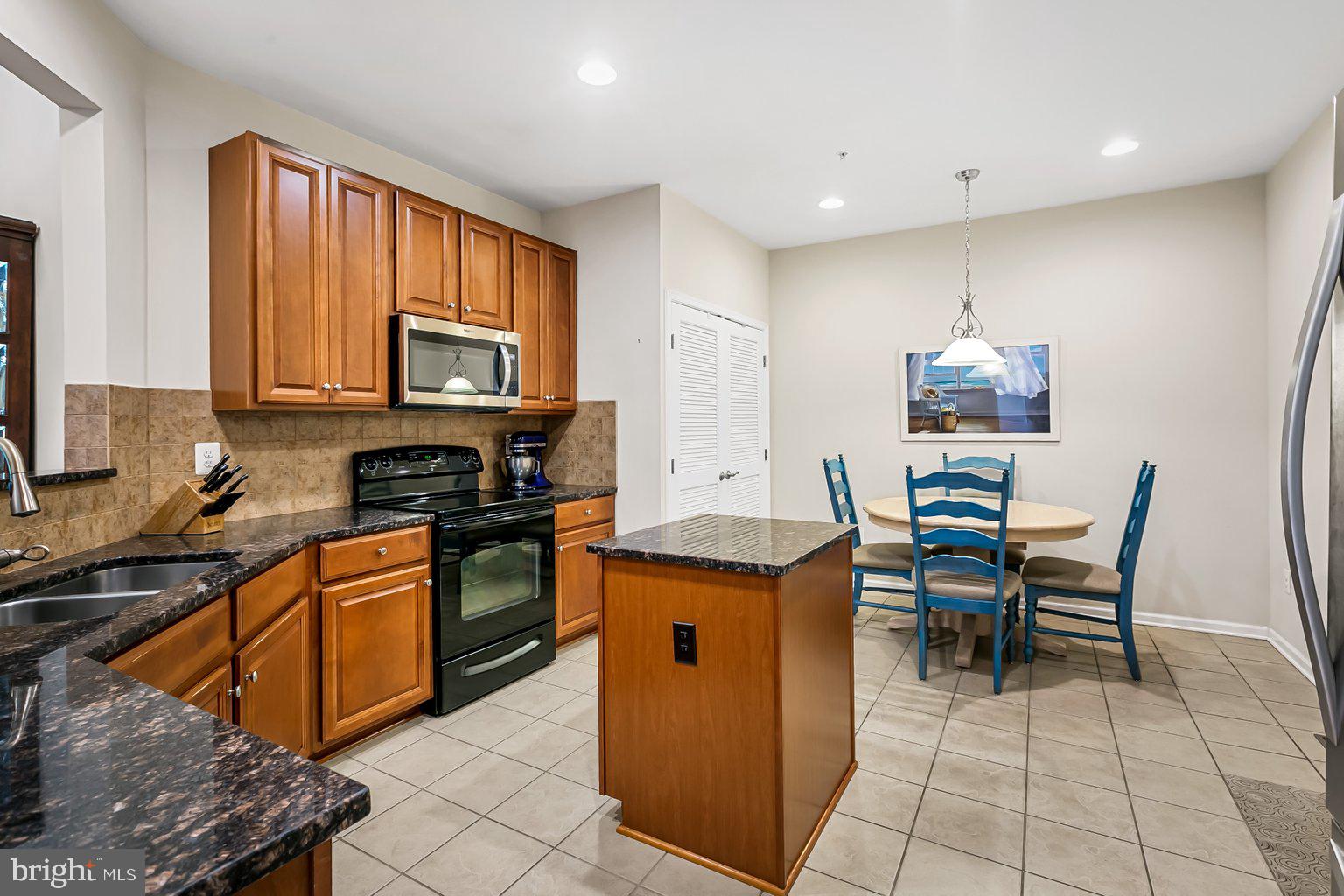 FALLSTON COMMONS - Residential