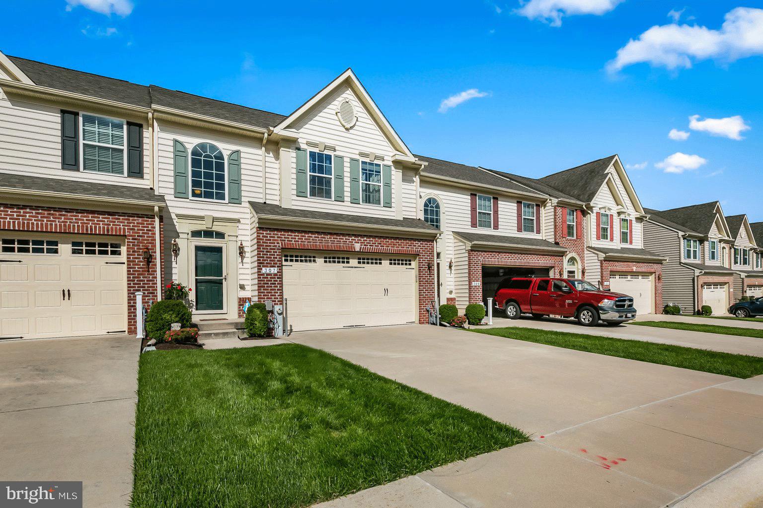 FALLSTON COMMONS - Residential