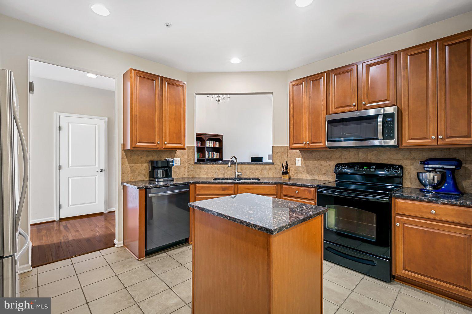 FALLSTON COMMONS - Residential