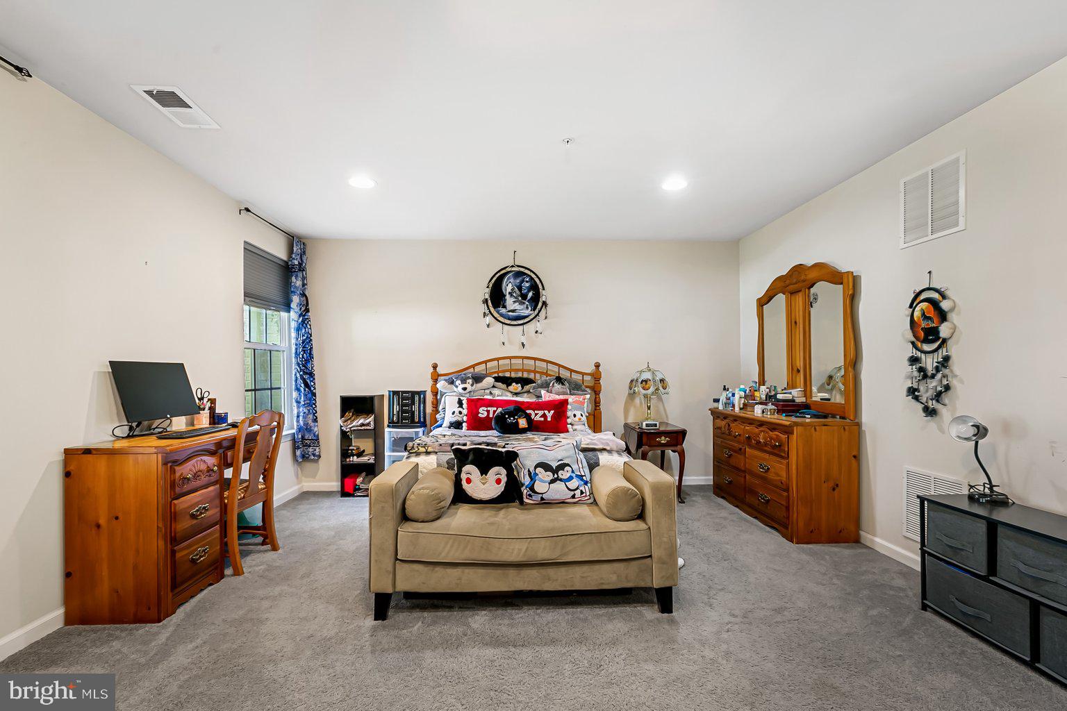 FALLSTON COMMONS - Residential