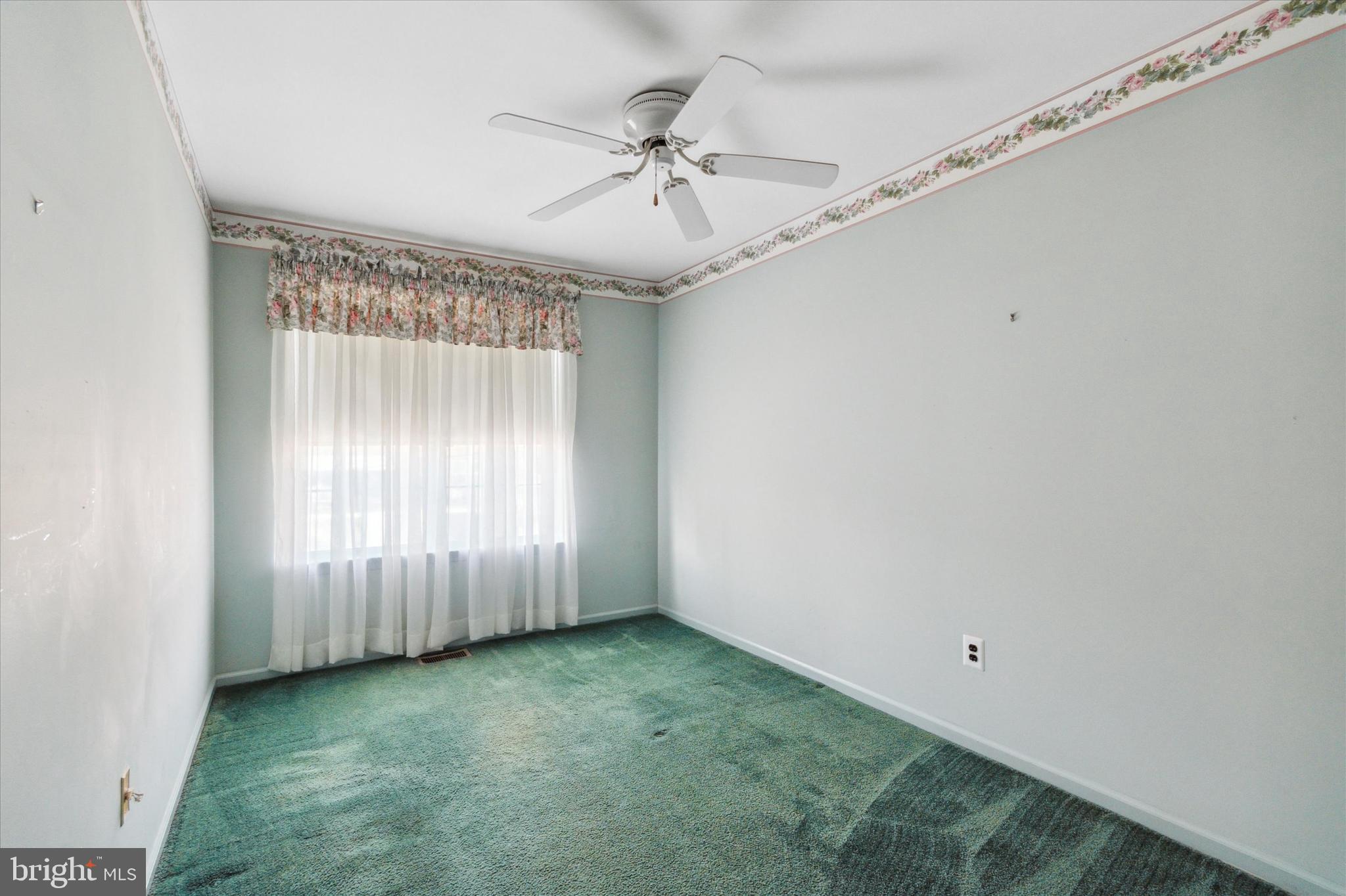 ROXBOROUGH - Residential