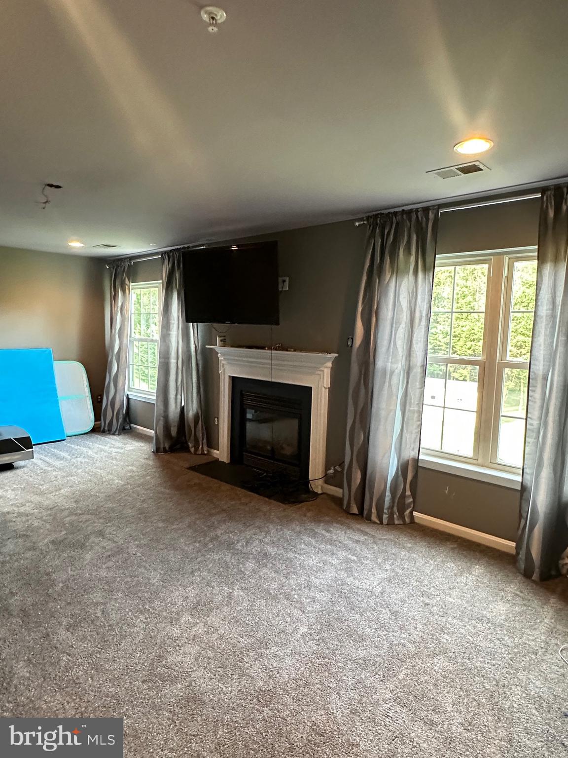 SIERRA MEADOWS - Residential