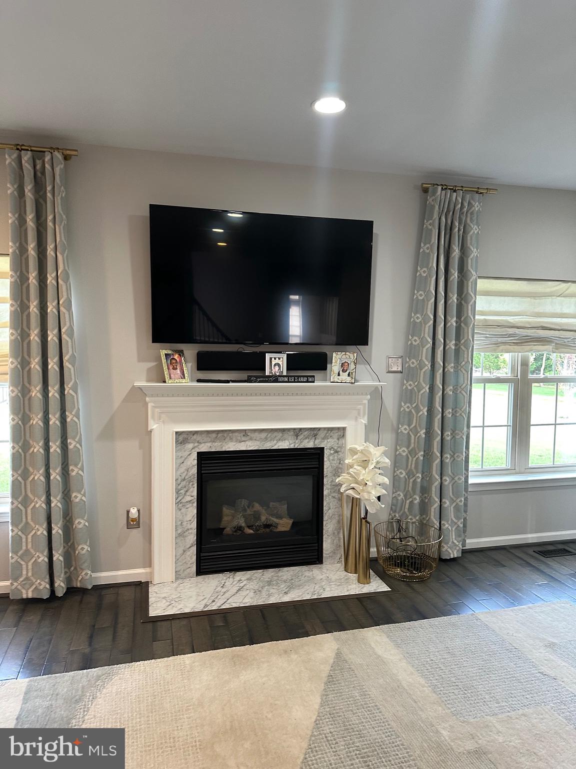 SIERRA MEADOWS - Residential