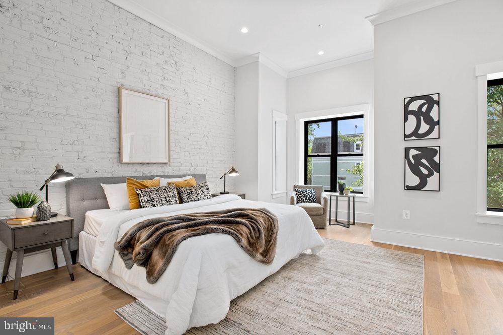 CAPITOL HILL EAST - Residential
