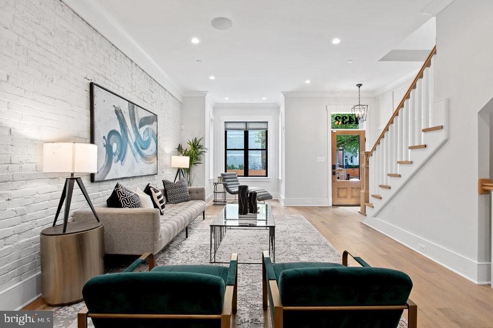 CAPITOL HILL EAST - Residential