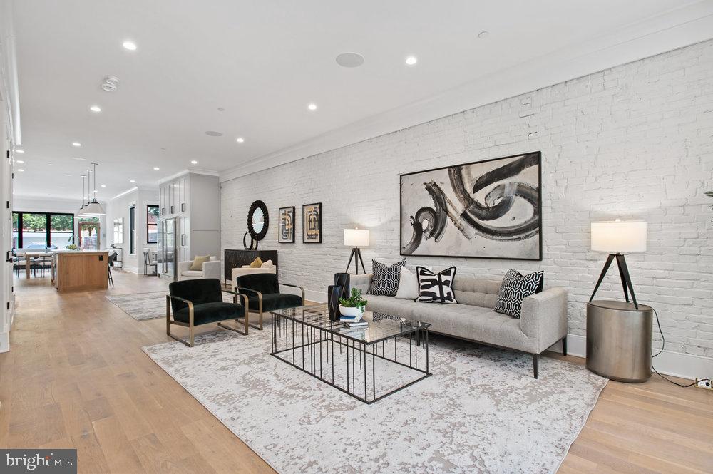 CAPITOL HILL EAST - Residential