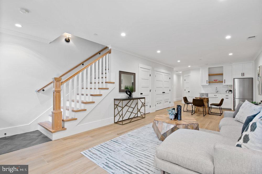 CAPITOL HILL EAST - Residential