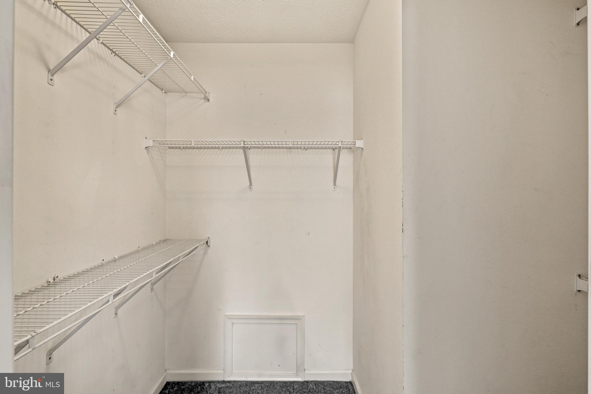 WILLIAMS KNOLL - Residential Lease