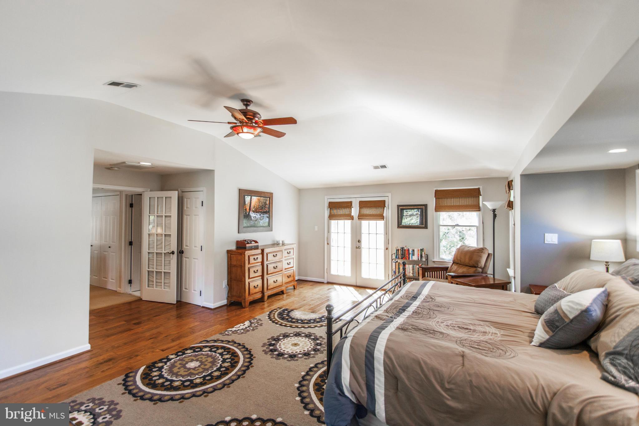 RESTON - Residential