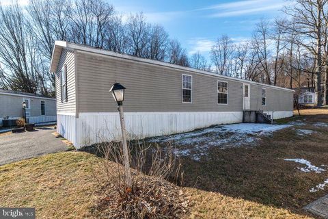 Mobile Home For Sale - 100 Waldon Circle<br/> MACUNGIE, PA 18062