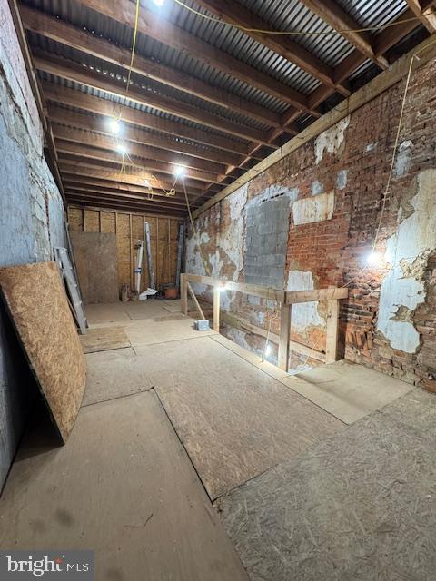 EAST KENSINGTON - Residential