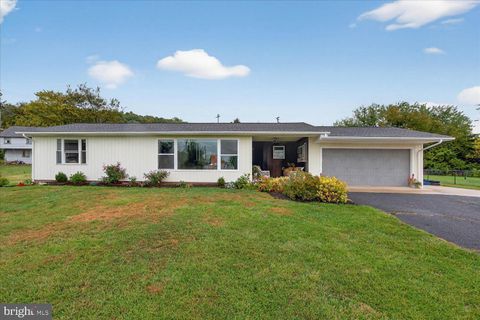 Photo of 1338 Reading Road, DENVER, PA 17517 (MLS # PALA2077588)