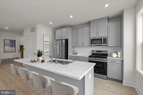 43302 FARRINGDON SQUARE BROADLANDS VA 20148