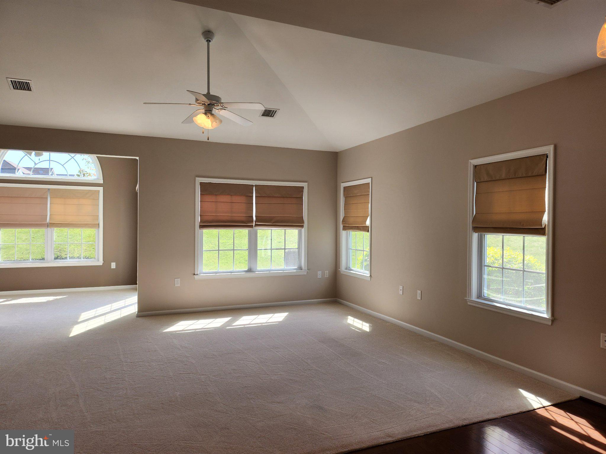 LIBERTY HILL - Residential