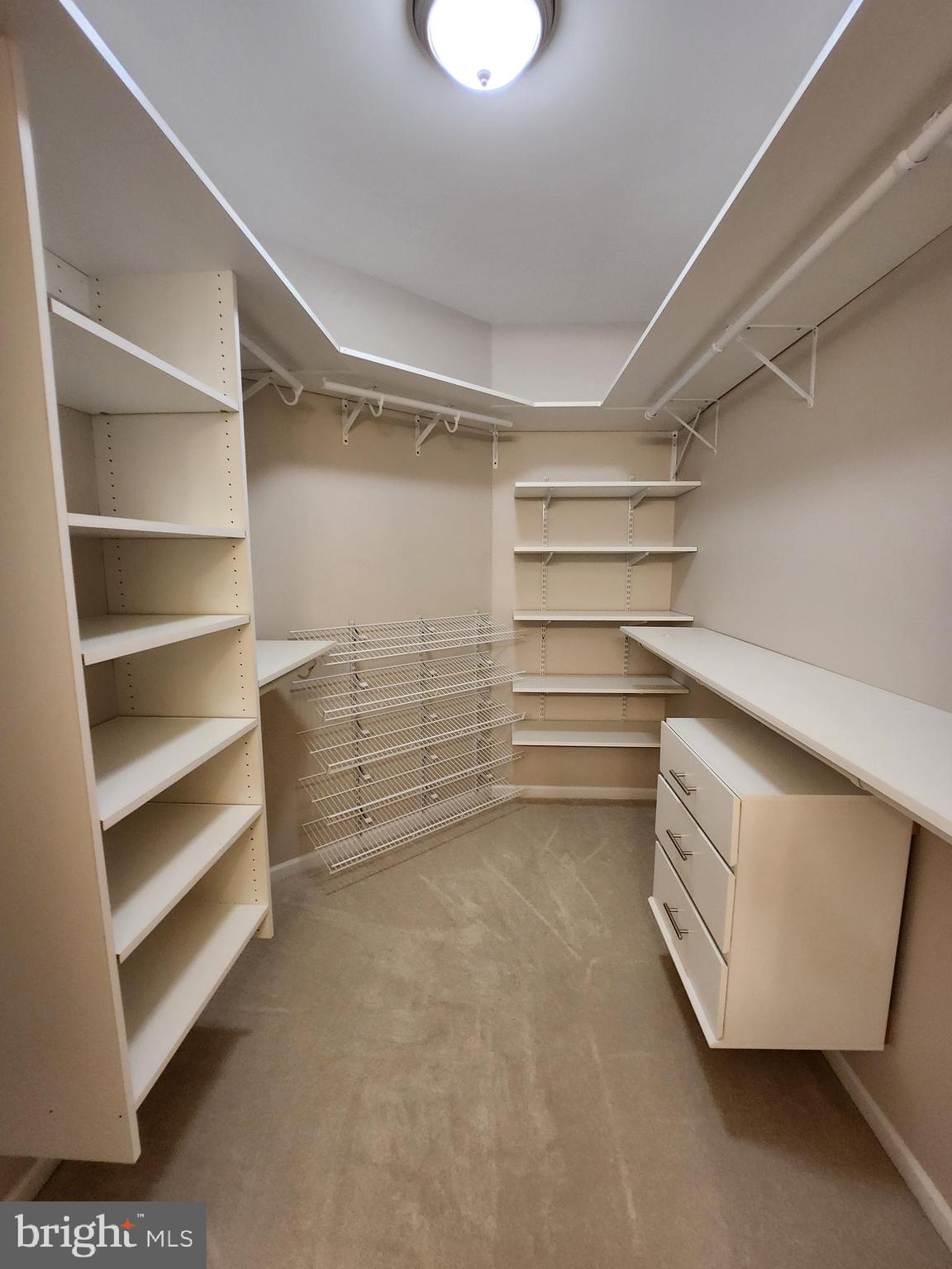 LIBERTY HILL - Residential