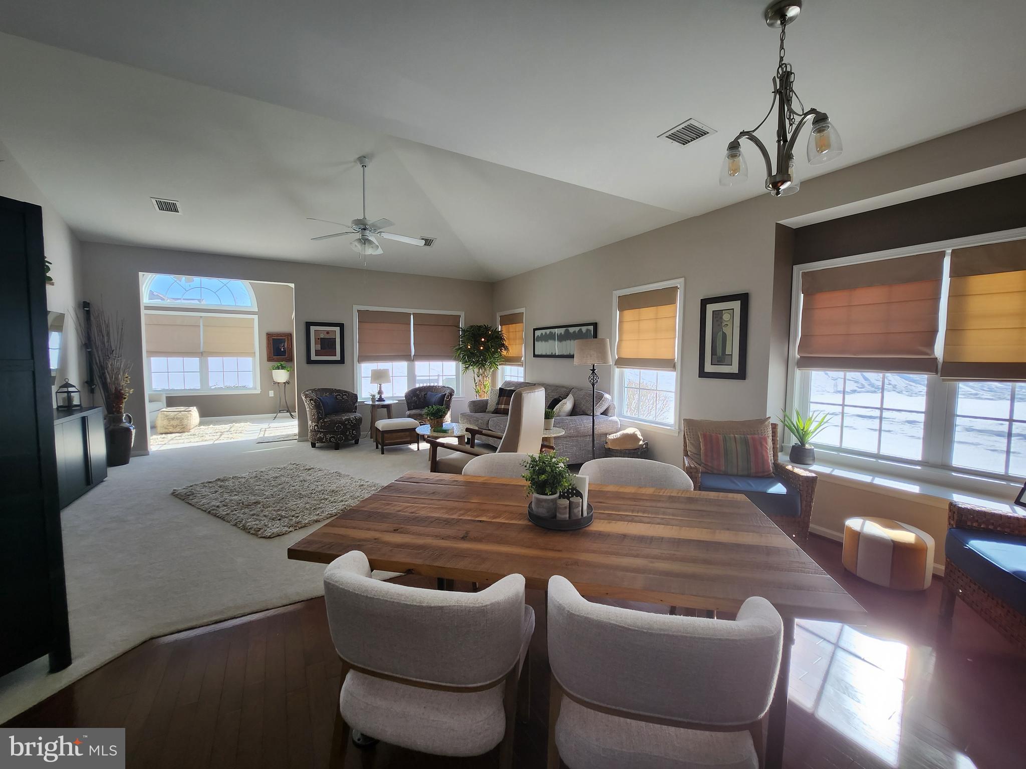 LIBERTY HILL - Residential