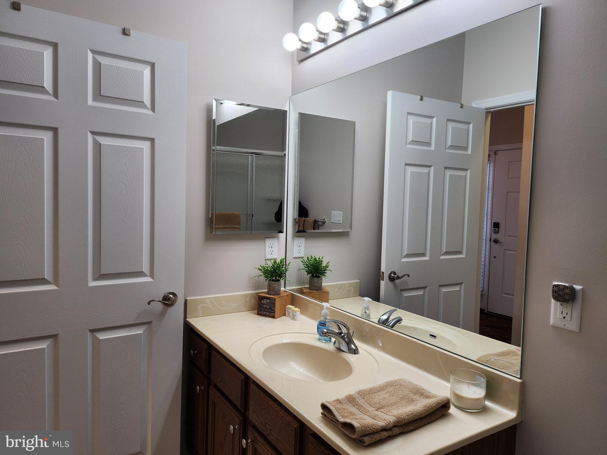 LIBERTY HILL - Residential