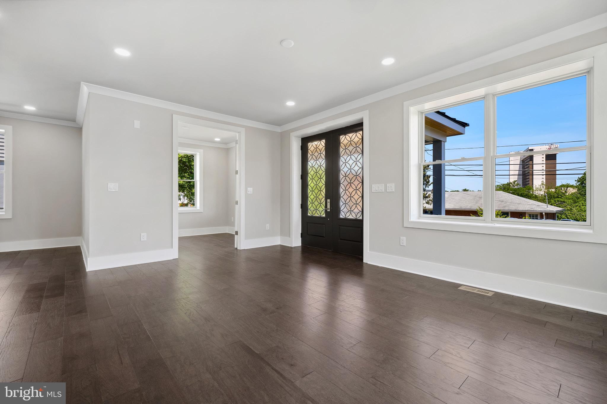 ARLINGTON VIEW - Residential