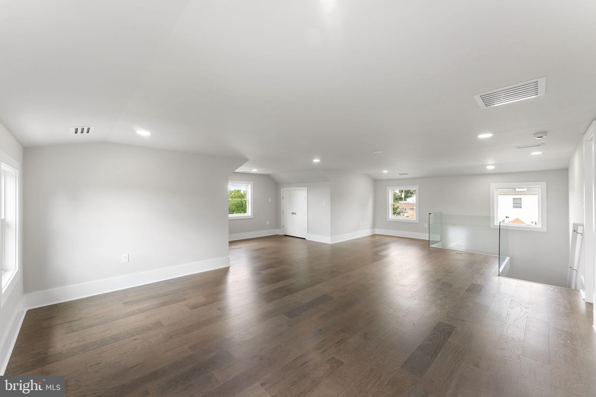 ARLINGTON VIEW - Residential