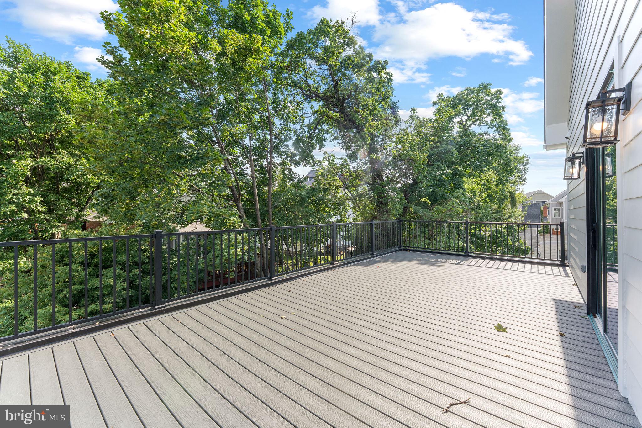 ARLINGTON VIEW - Residential