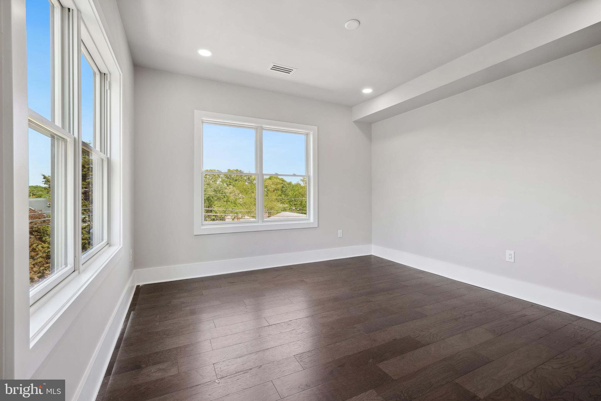 ARLINGTON VIEW - Residential