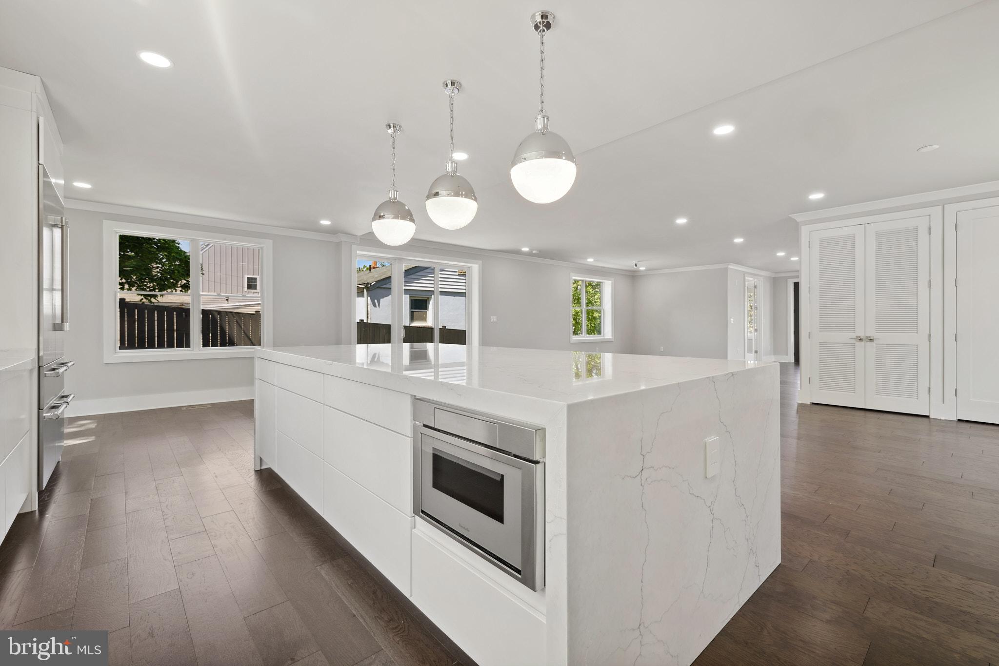 ARLINGTON VIEW - Residential