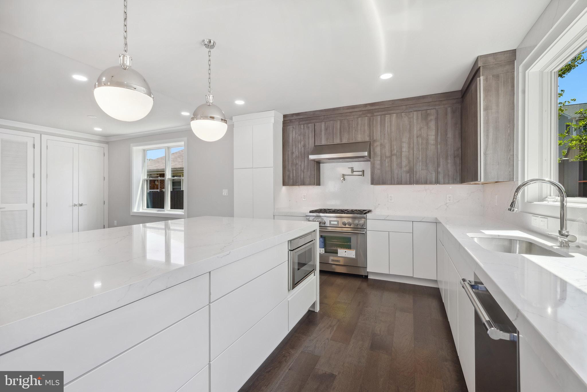 ARLINGTON VIEW - Residential