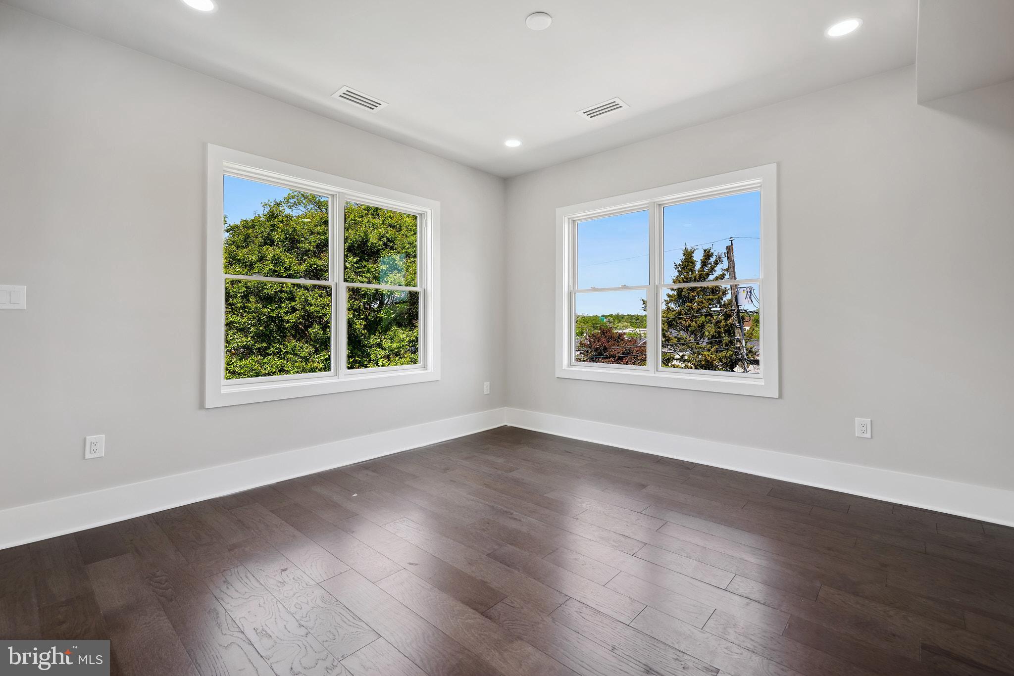 ARLINGTON VIEW - Residential