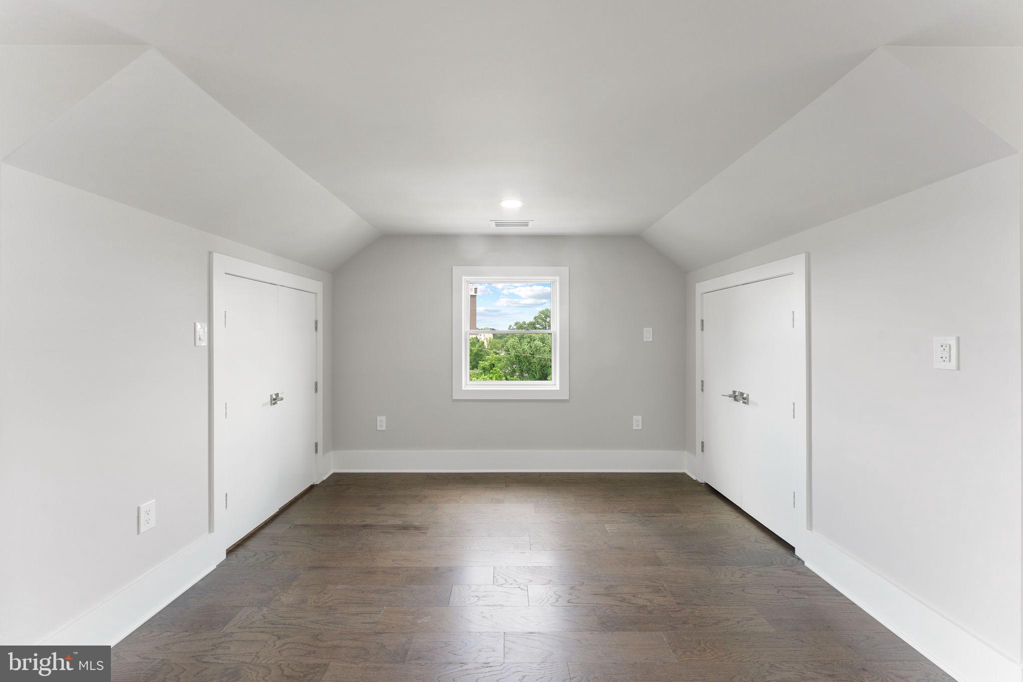 ARLINGTON VIEW - Residential