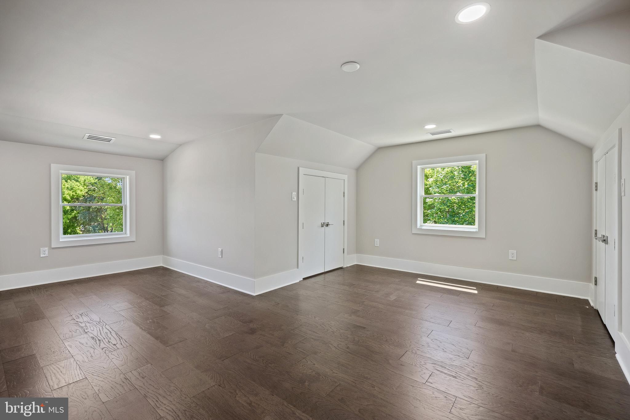 ARLINGTON VIEW - Residential