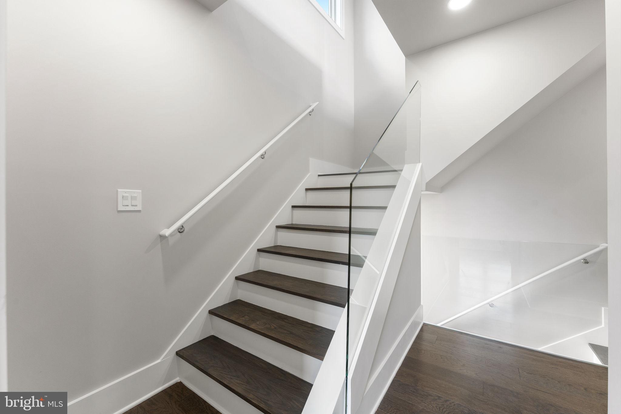 ARLINGTON VIEW - Residential