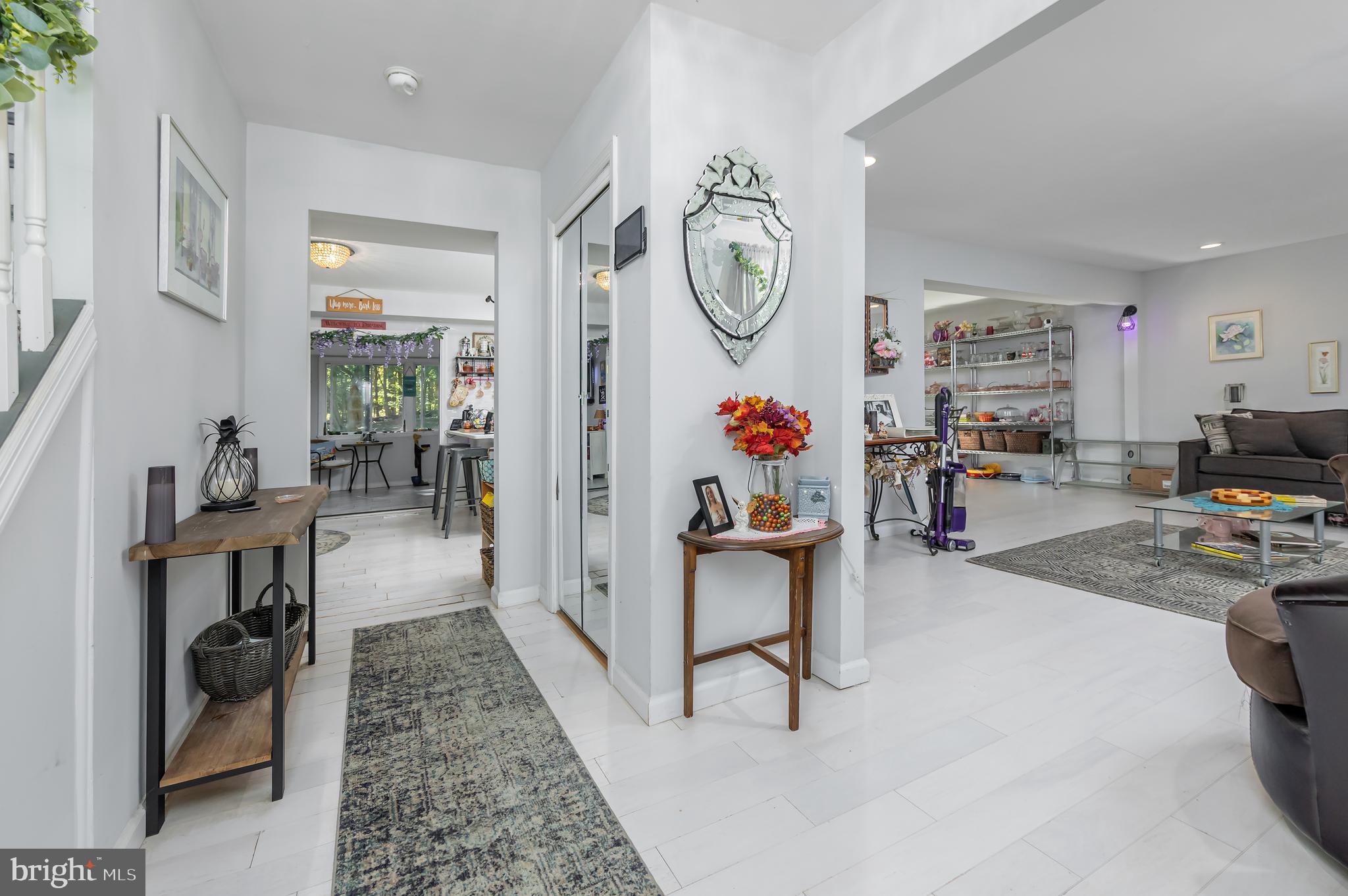 10 LORETTA BOULEVARD