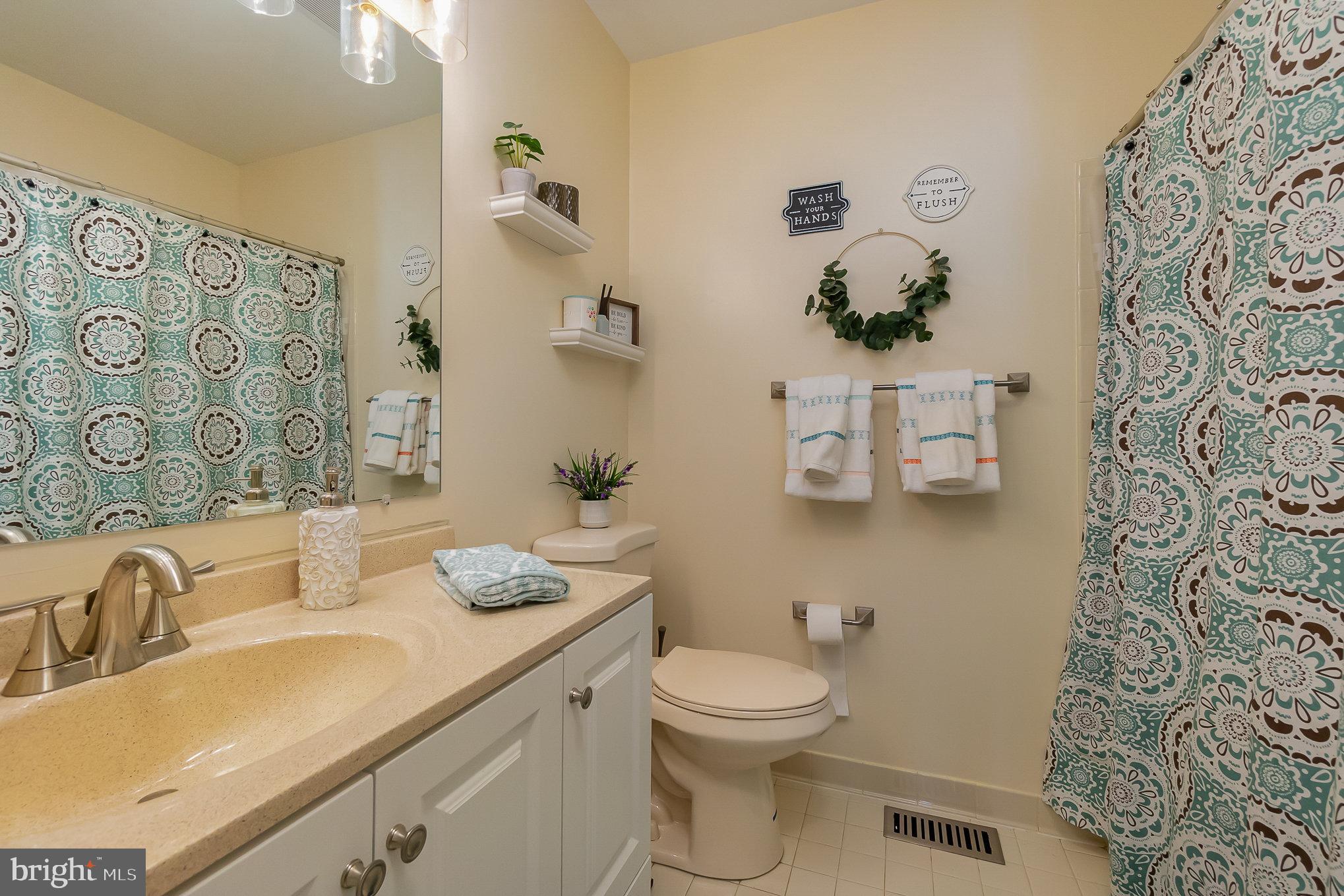 HAMPTON RIDGE - Residential