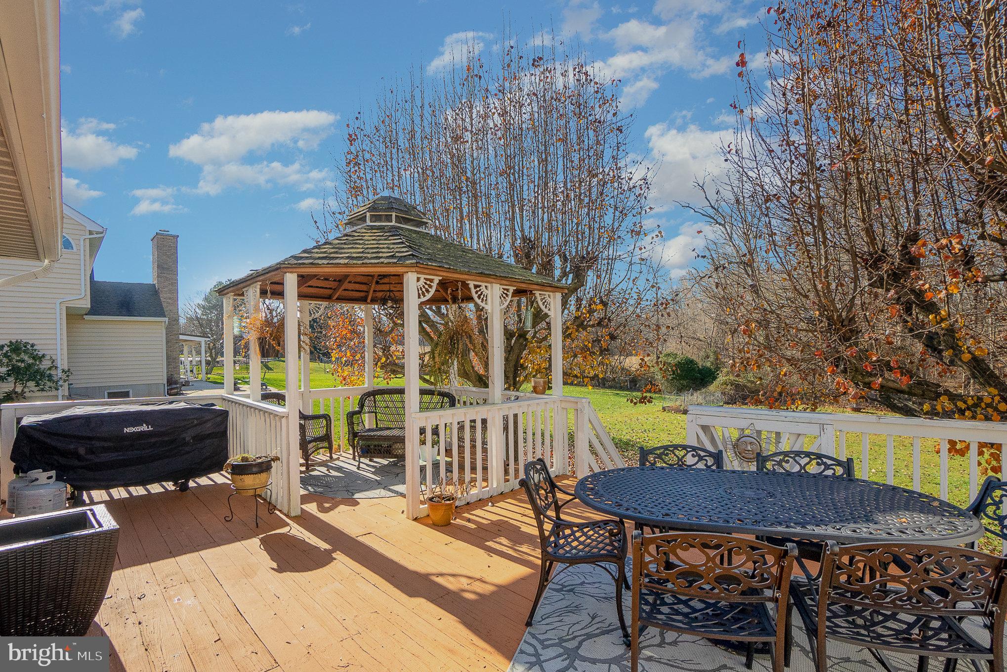 HAMPTON RIDGE - Residential