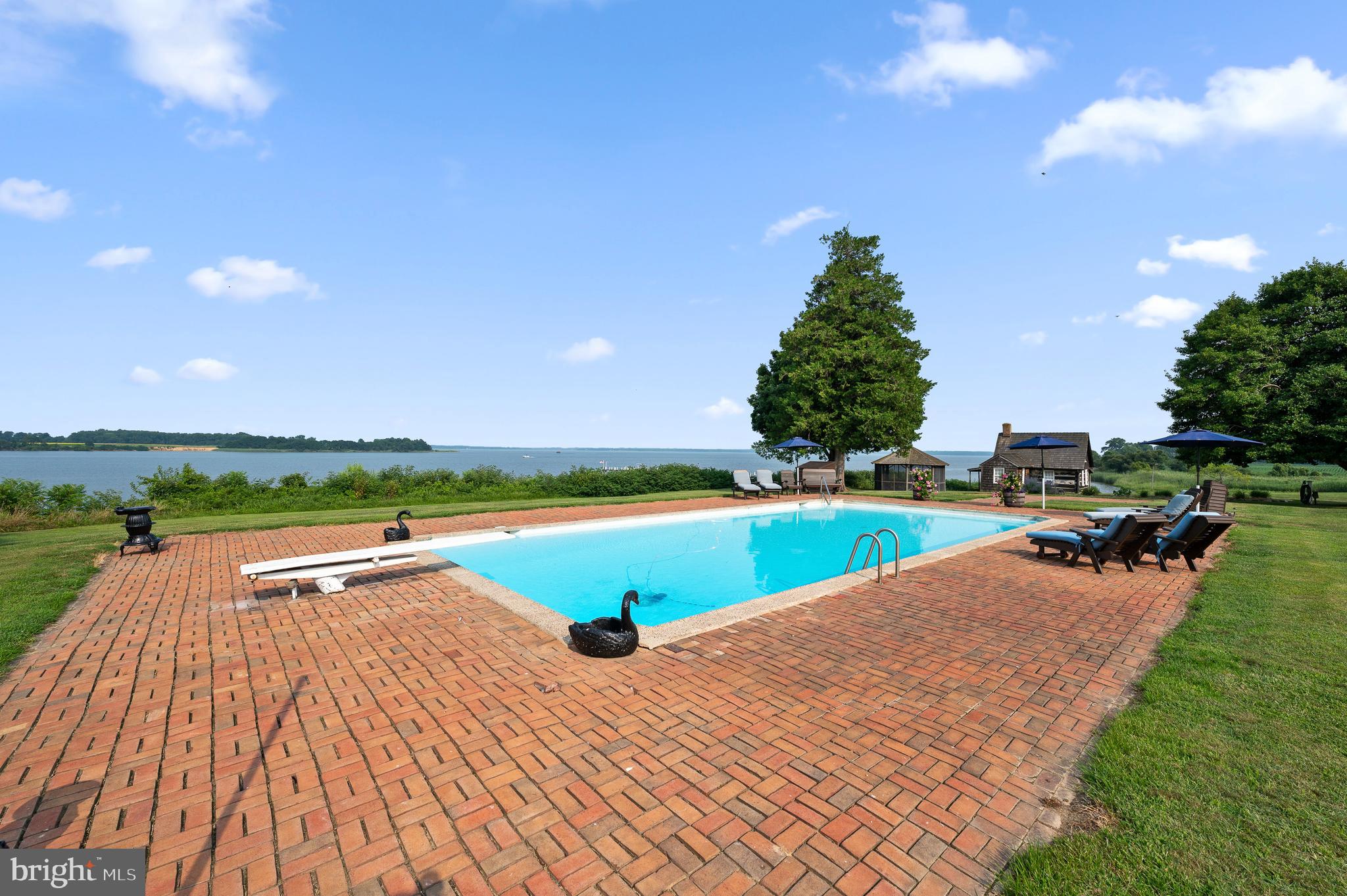 EASTERN NECK - Residential