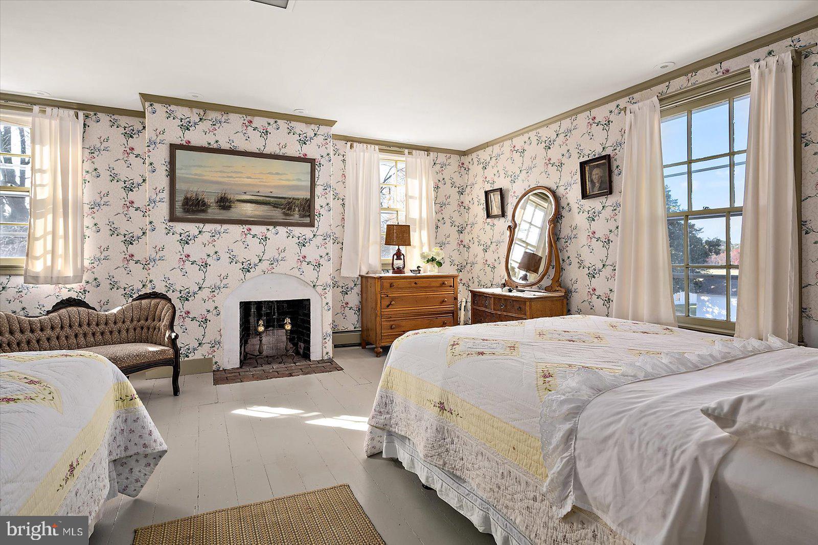 EASTERN NECK - Residential