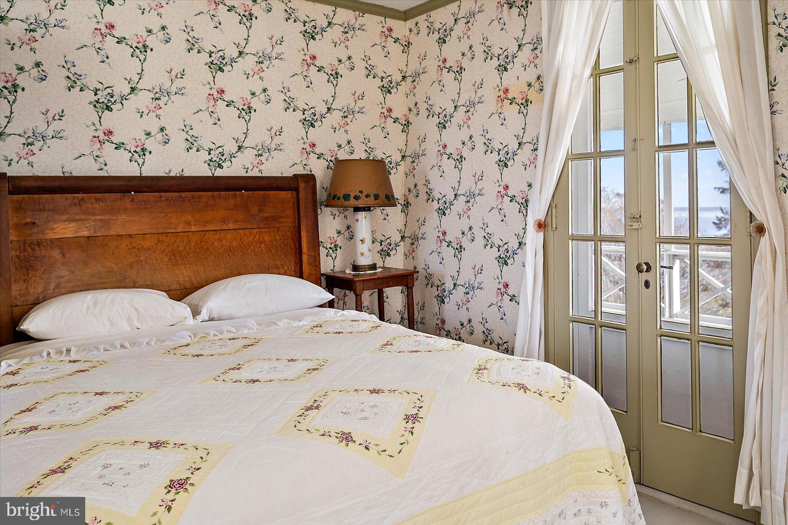 EASTERN NECK - Residential