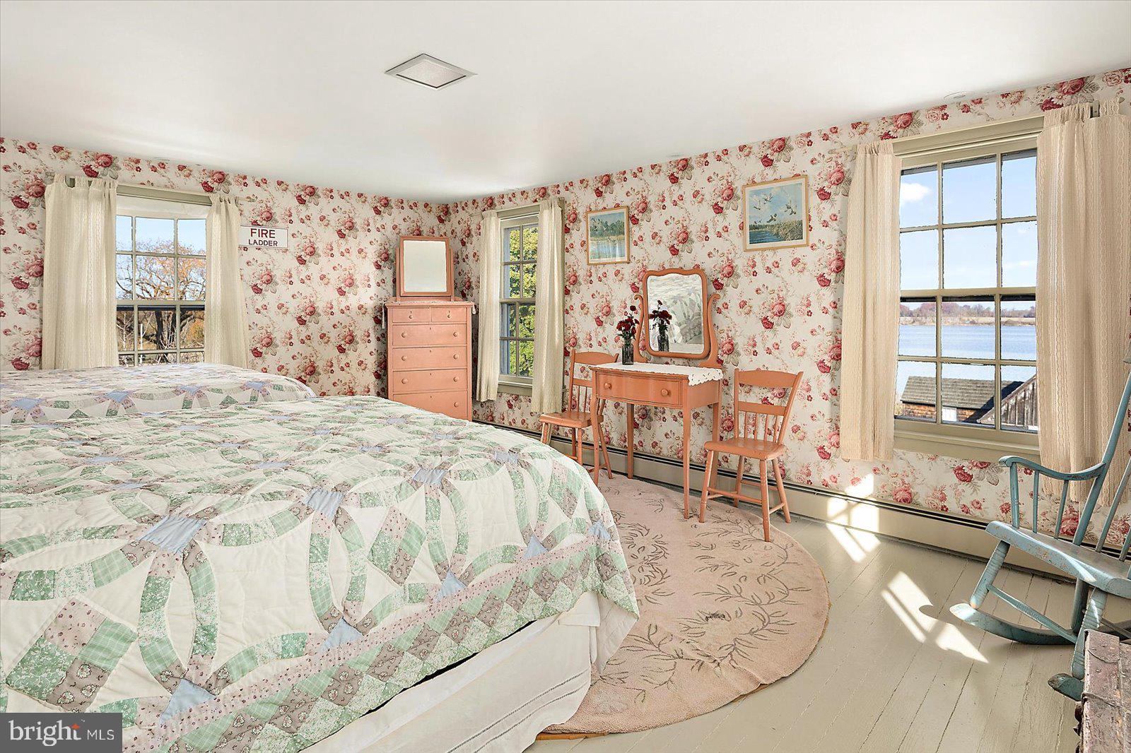 EASTERN NECK - Residential