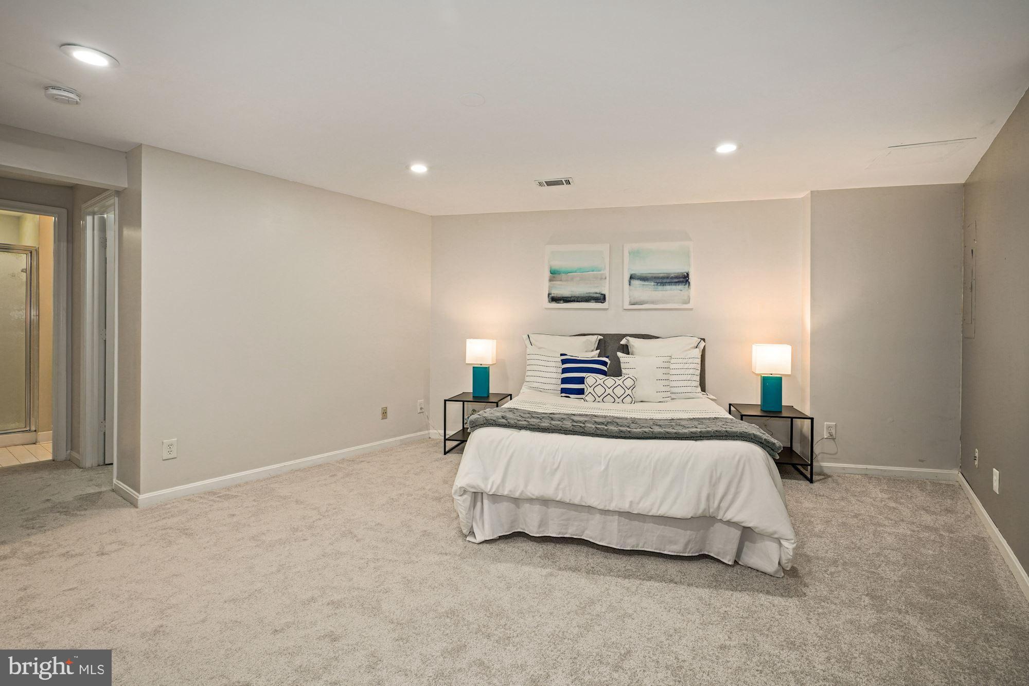 KINGSTOWNE - Residential