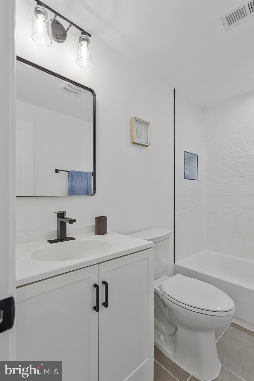 OYSTER HARBOR - Residential