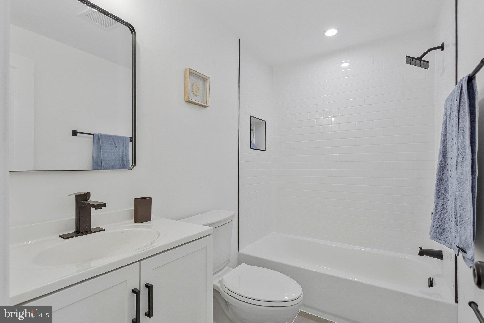 OYSTER HARBOR - Residential