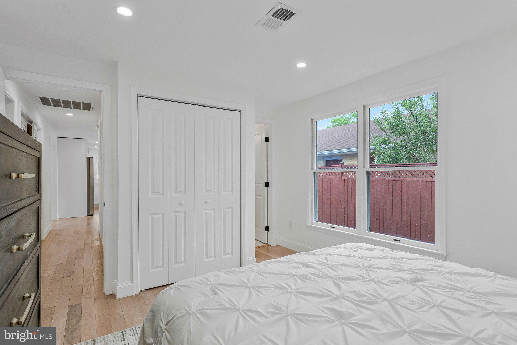 OYSTER HARBOR - Residential
