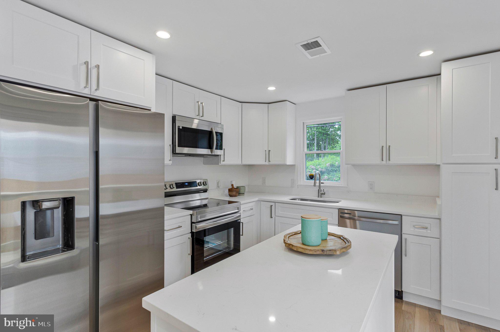 OYSTER HARBOR - Residential